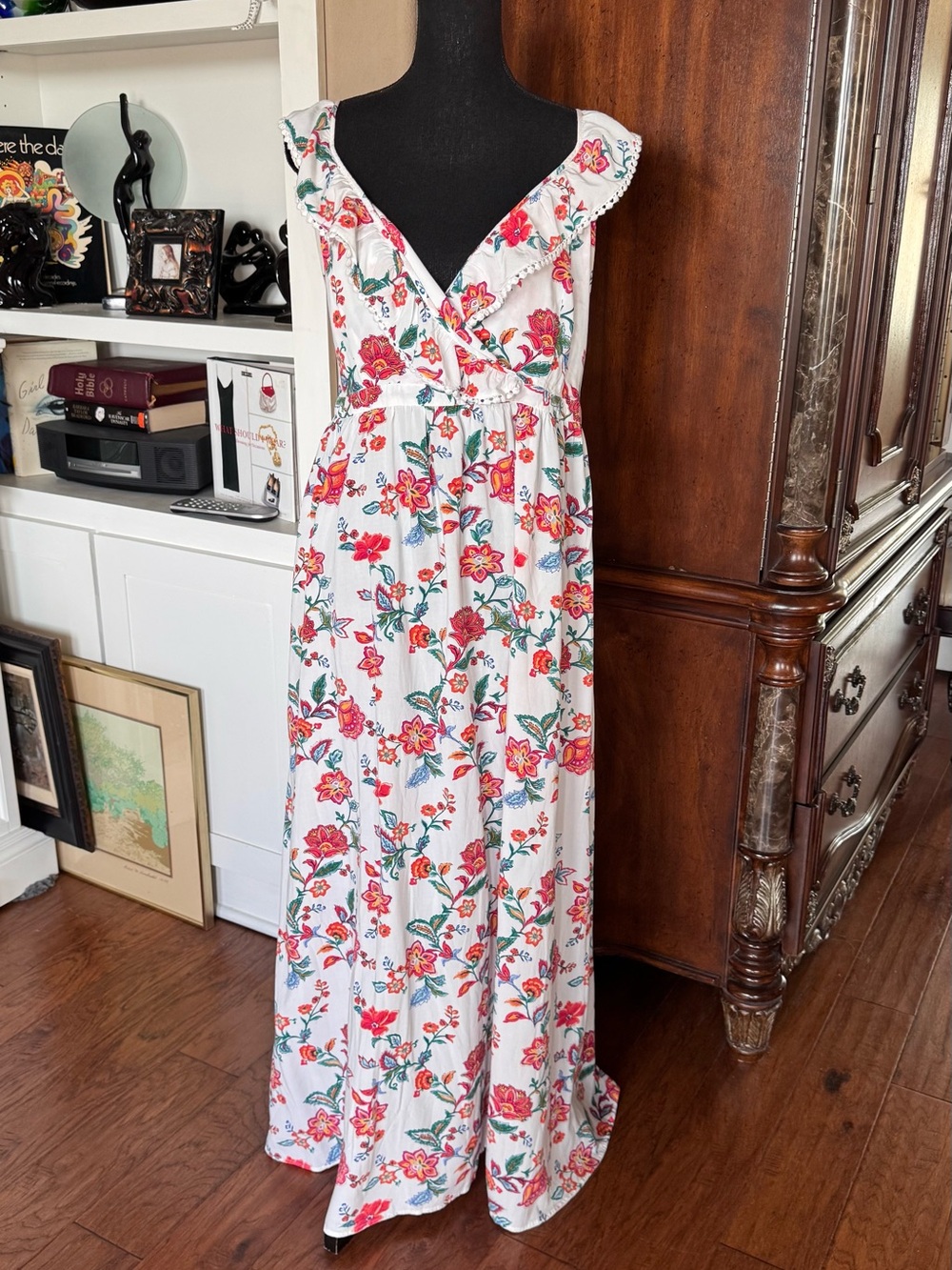 Forever 21 White Floral Maxi Dress size 2X